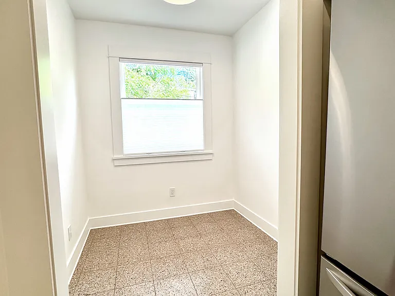 532 NE 29th Ave — Photo 16