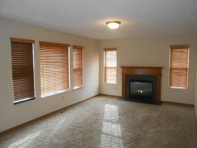 206 Aston Ct — Photo 6