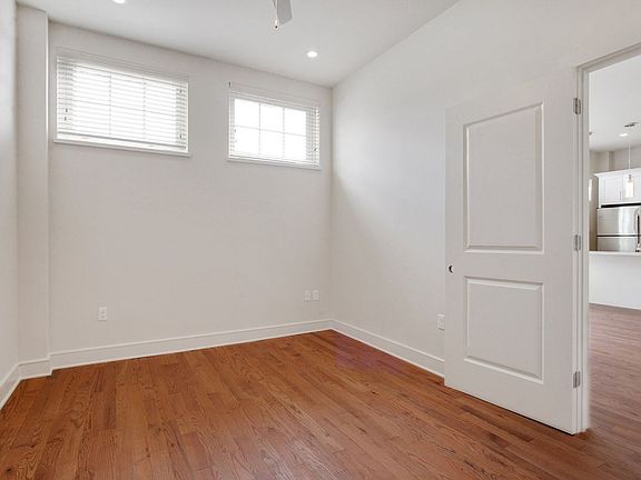 4th image of 820 Dauphine St Unit 106