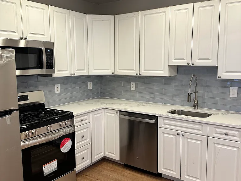 33 E Collings Ave — Photo 4
