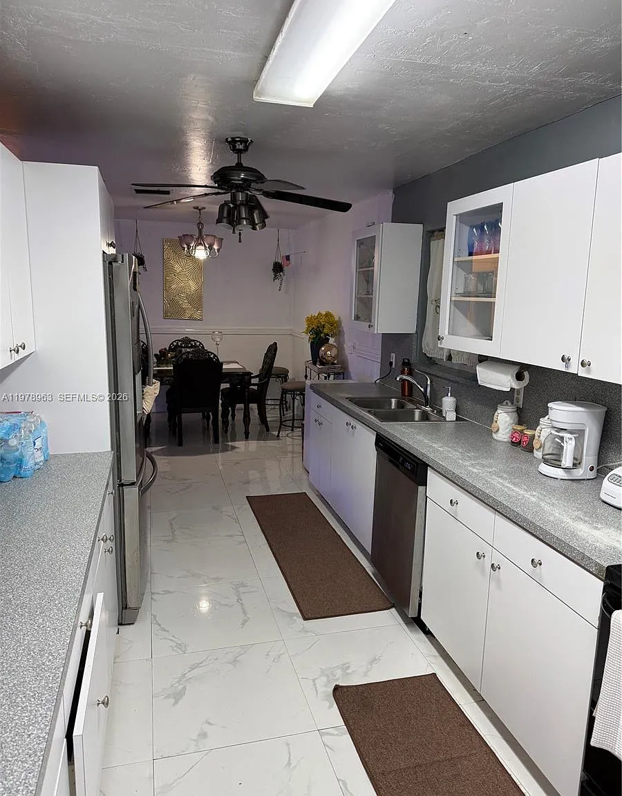 4 bed, 3.0 bath, $3,000 — Photo 4