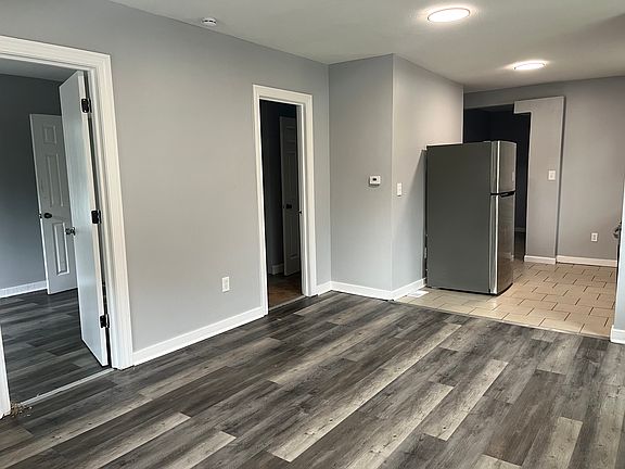 3rd image of 8118 Montgall Ave