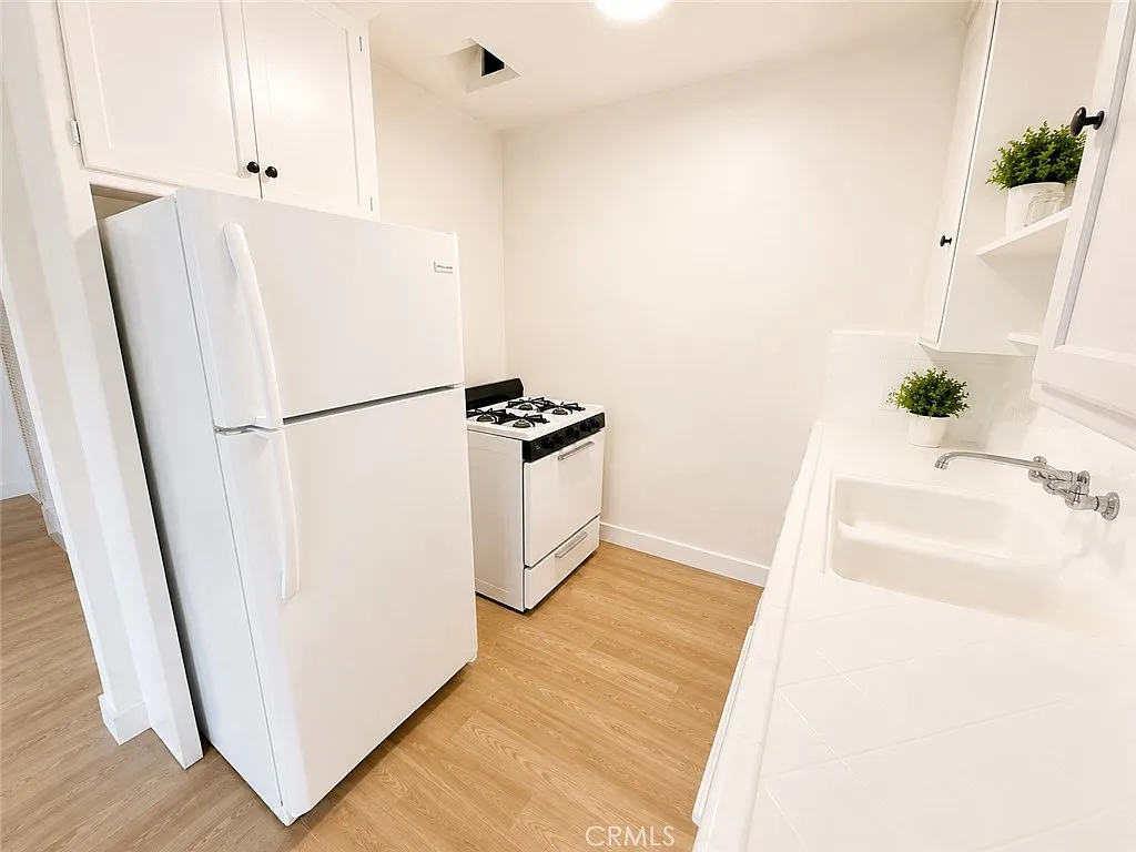 1 bed, 650 sqft, $1,850 — Photo 4