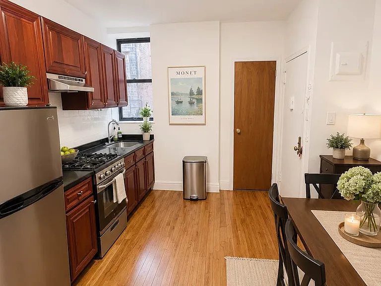 114 E 97th St #4E — Photo 4