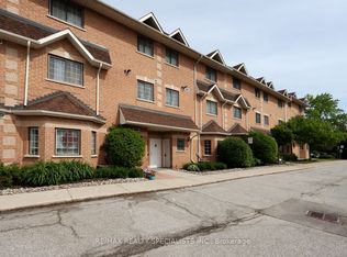 98 William St #105, Mississauga, ON L5M 1J5