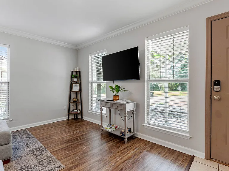 1235 N. Bronough Street — Photo 7