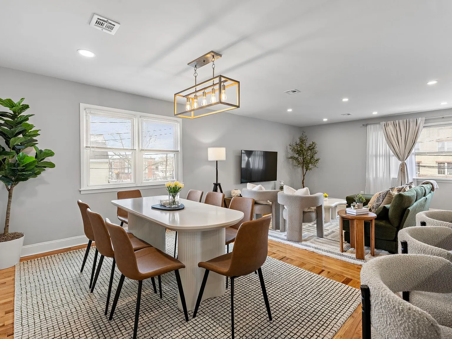 3 bed, 2.0 bath, $3,500 — Photo 4