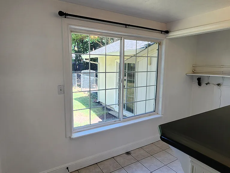 Laundry Room w/hook-ups