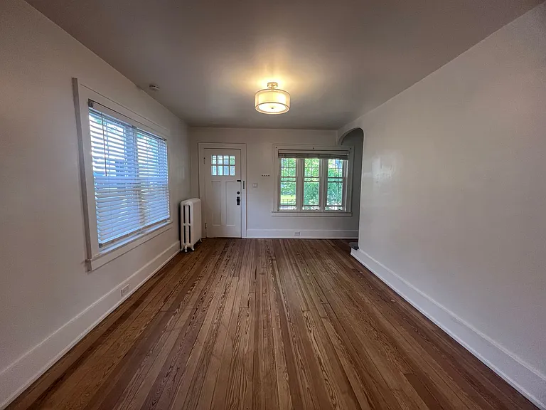 748 Crescent St NE — Photo 9