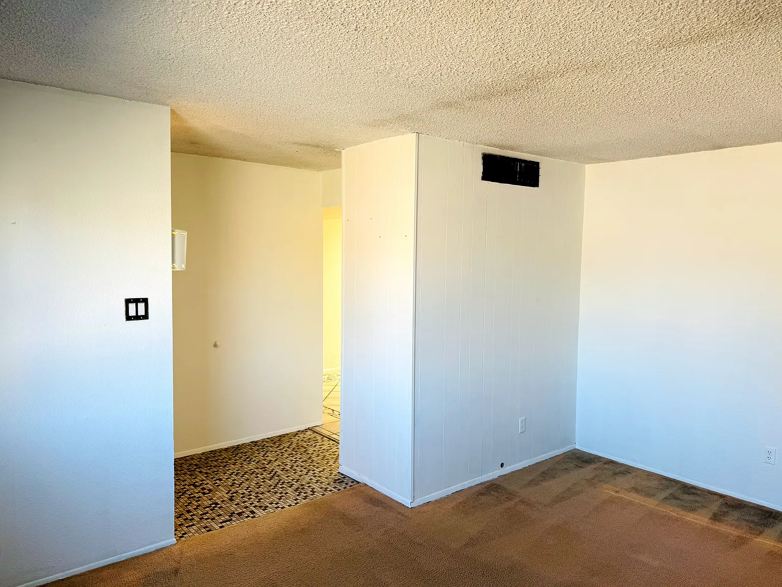 4 bed, 1293 sqft, $2,000 — Photo 4