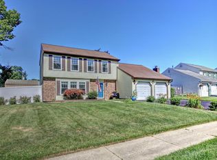 10 Laurel Crest Dr, Howell, NJ 07731