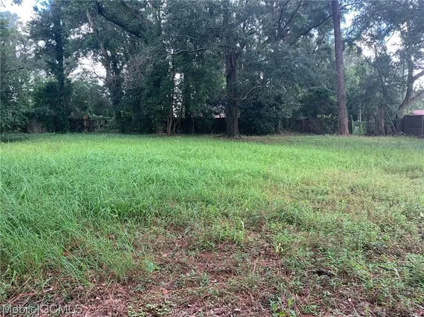 6066 Highland Woods Dr N, Mobile, AL 36608