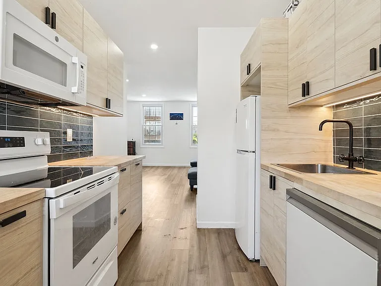 33 Kossuth St #1 — Photo 8