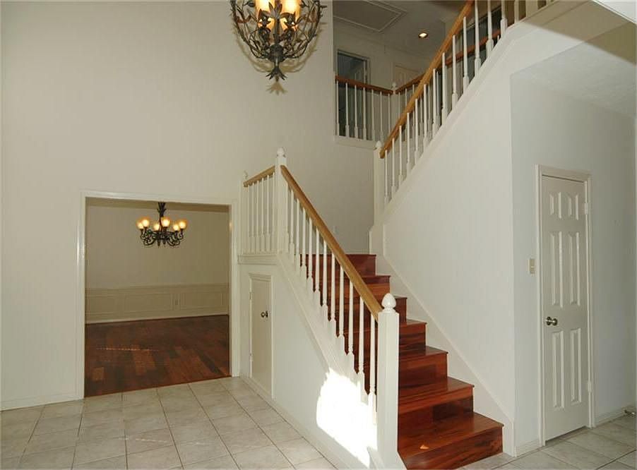 1st image of 4123 Island Hills Dr