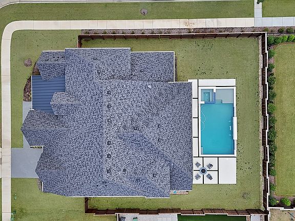 3rd image of 4880 Liberty Dr