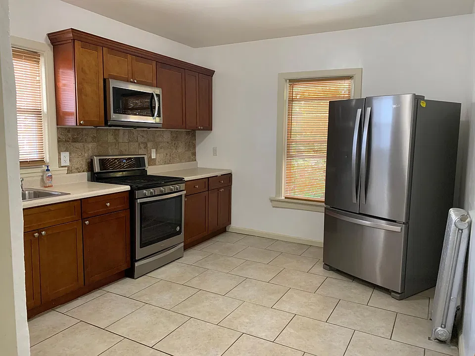 68 Amherst St #2