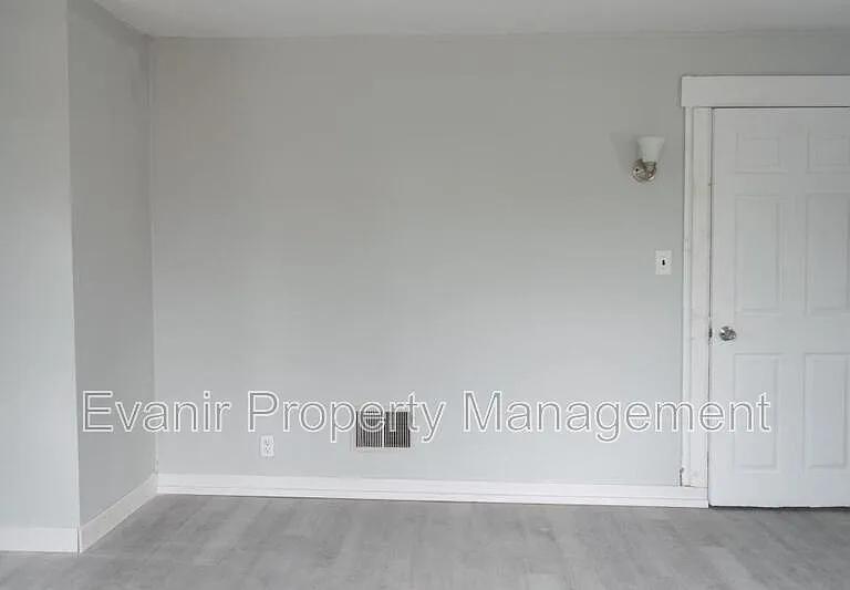 126 N Walnut St — Photo 31