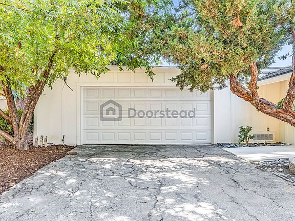 4th image of 4301 Natoma Ave