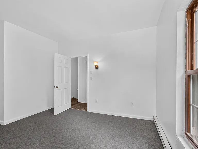 85 Vernon Ave #1 — Photo 9