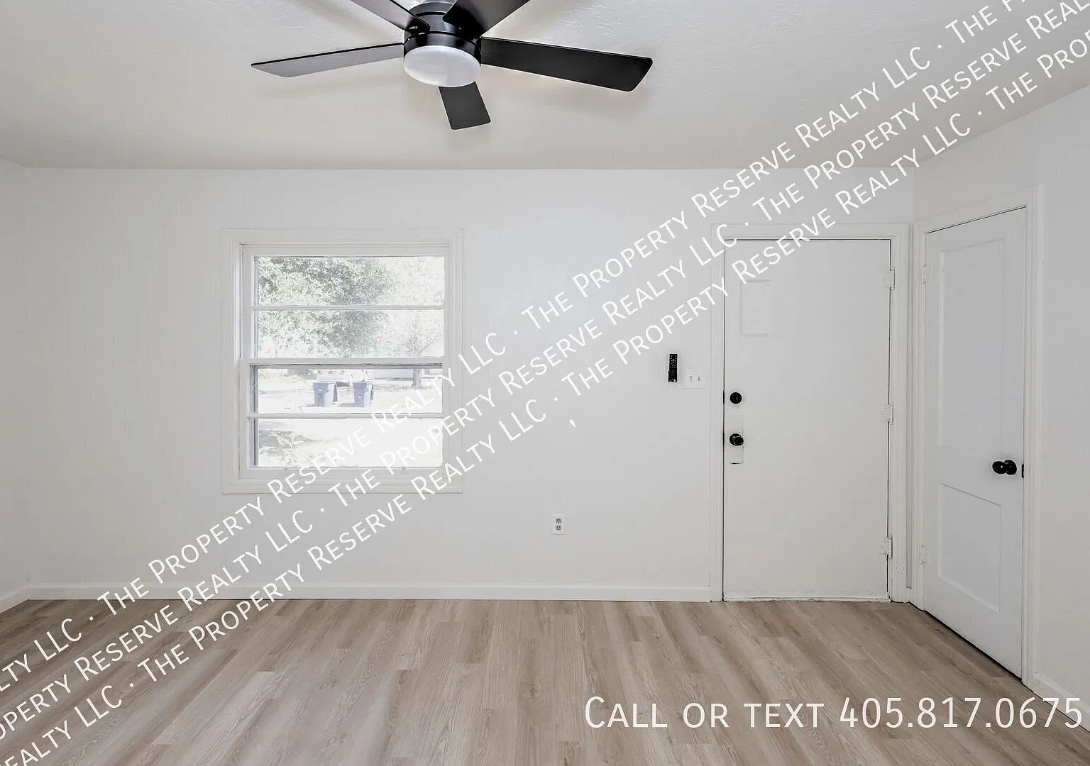 2 bed, 1.0 bath, 800 sqft, $900 — Photo 2
