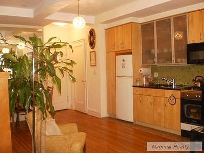 2nd image of 457 W 57th St #109
