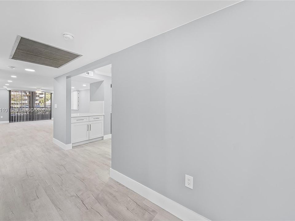 1st image of 1001 Colony Point Cir APT 114