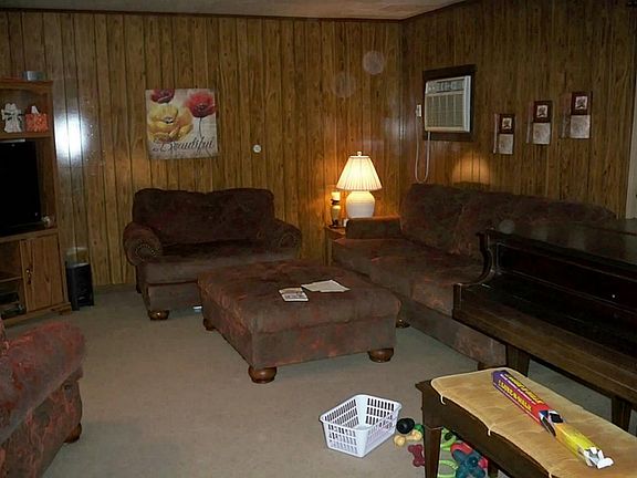 2nd image of 1113 E Columbia Ln