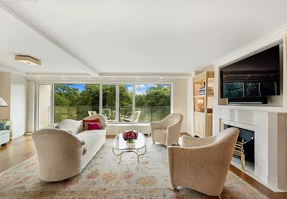 2nd image of 200 Central Park S APT 6D