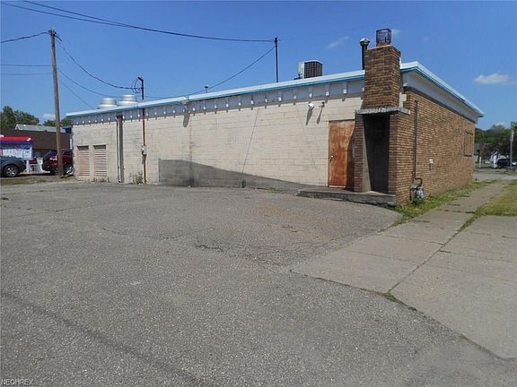 3rd image of 1304 4th St NW