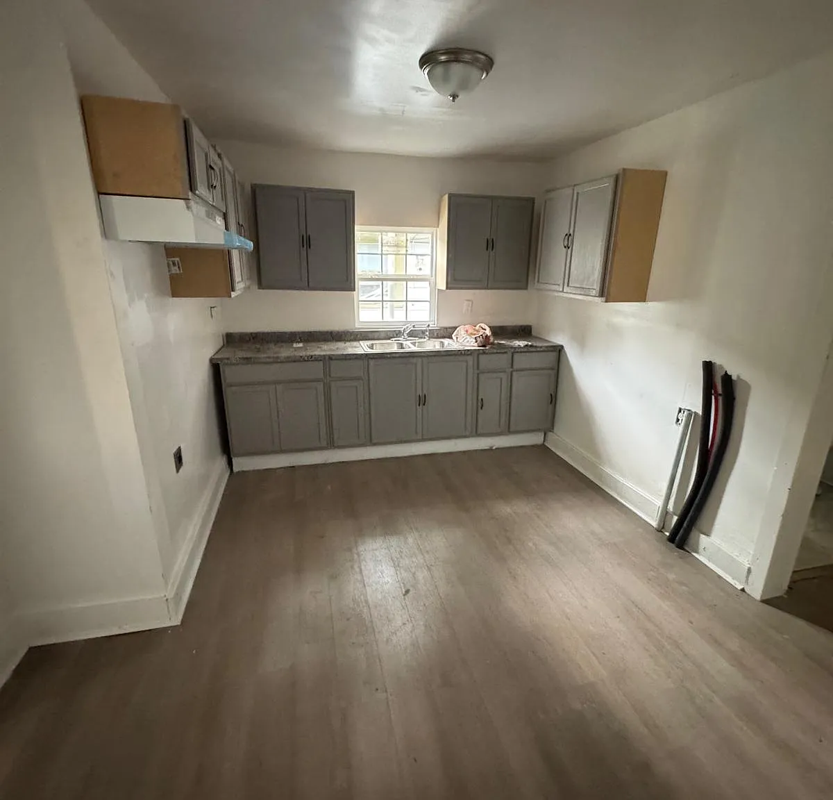 3 bed, 1376 sqft, $1,375 — Photo 3