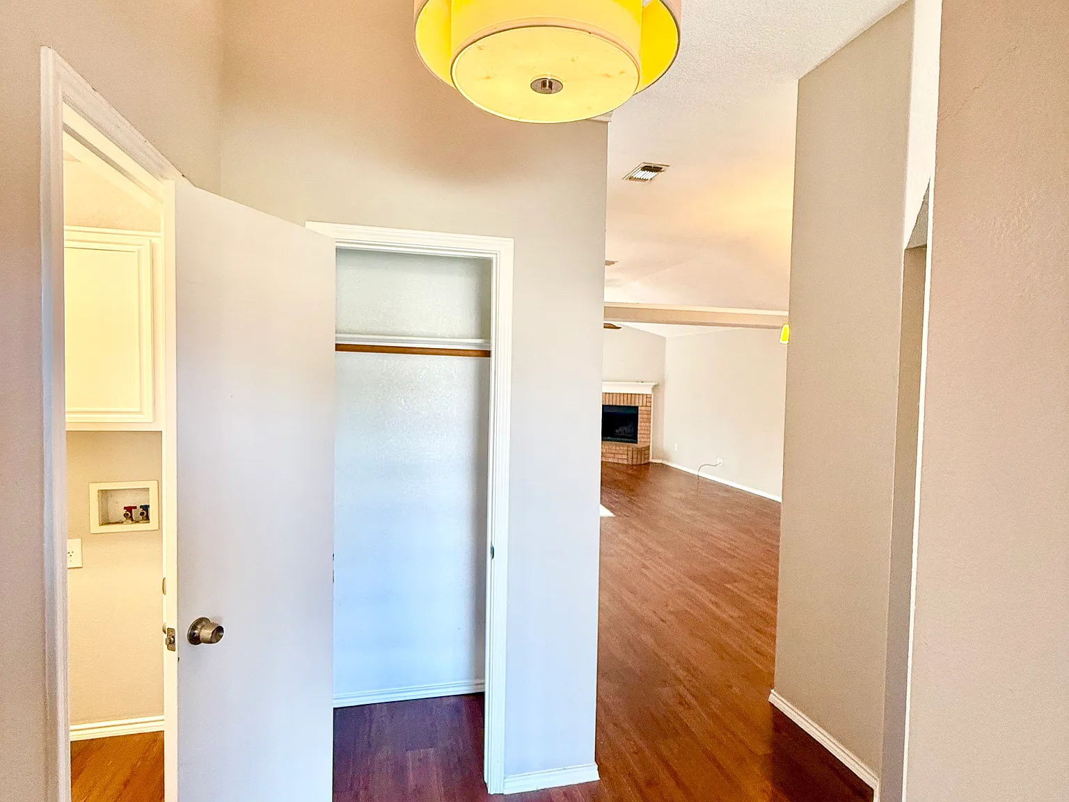 3 bed, 1631 sqft, $1,895 — Photo 3