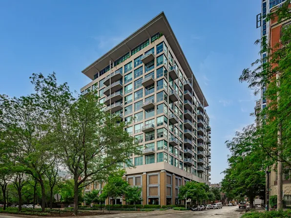 125 E 13th St Unit 808, Chicago, IL 60605