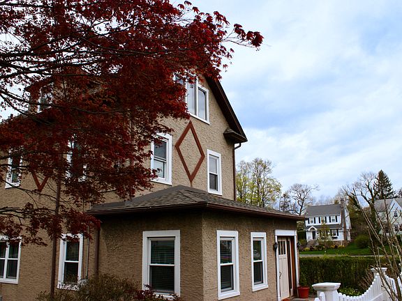3rd image of 20 Franklin Ave
