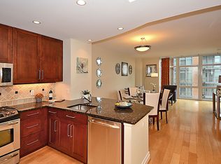 8220 Crestwood Heights Dr #818, Mclean, VA