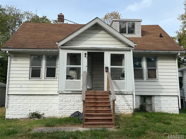 21 S 57th St, Belleville, IL 62226