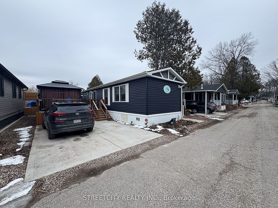 1st image of 22790 Amiens Rd #8