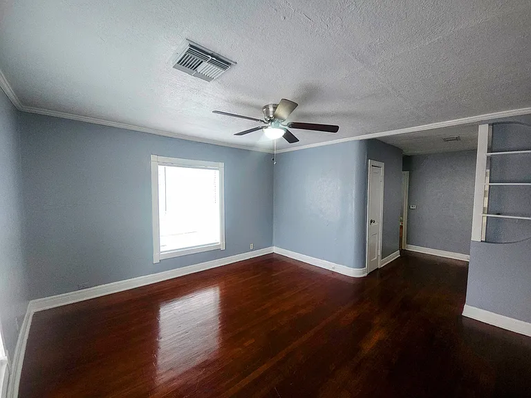 1904 W Main St #4 — Photo 6