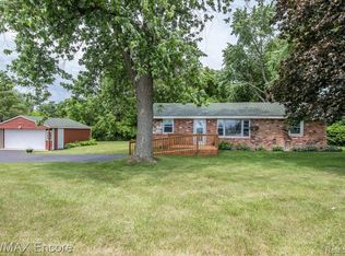 6190 Flemings Lake Rd, Clarkston, MI 48346