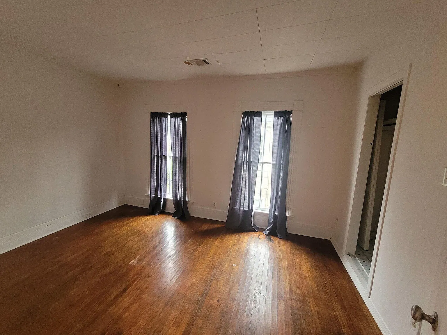 407 Colville St — Photo 3