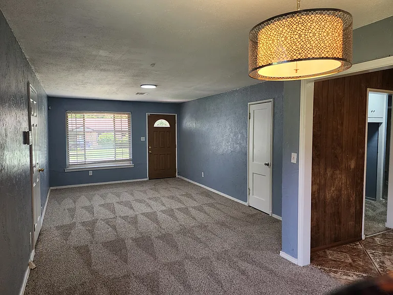 4213 N Lottie Ave — Photo 3