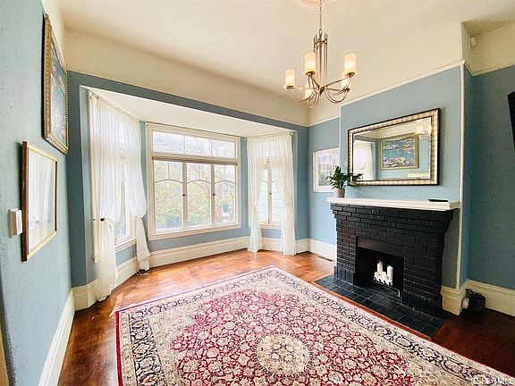 3rd image of 246 Waller St