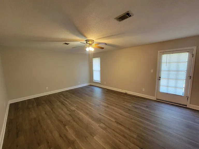 4460 Whisperwood Dr — Photo 13