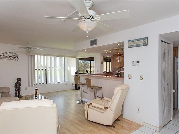 3rd image of 5810 Trailwinds Dr APT 922
