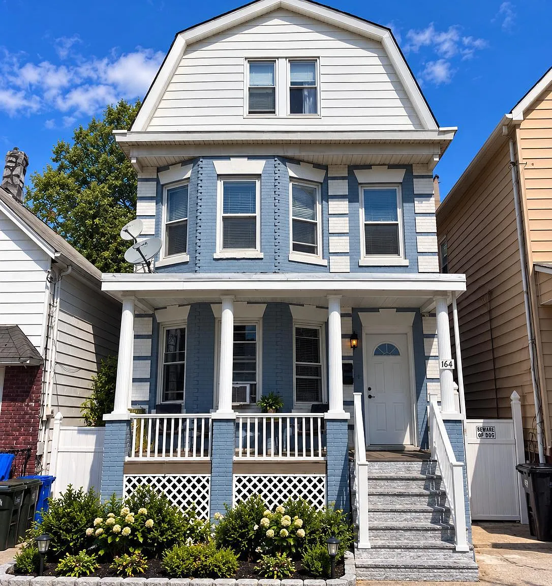3 bed, 1.0 bath, $2,500 — Photo 1