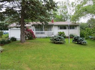 28 Newport St, Groton, CT 06355