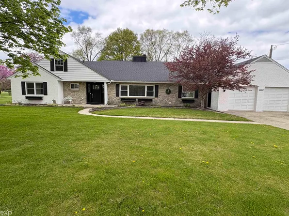 1476 Carress Dr, Essexville, MI 48732