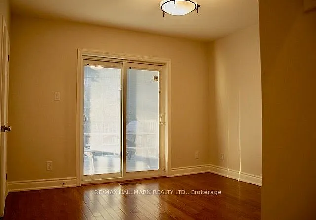 162 Combe Ave — Photo 9