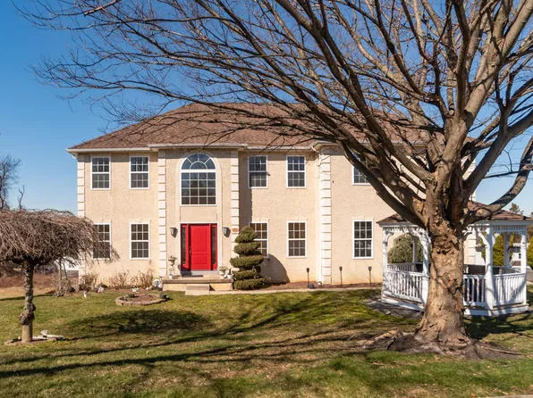 1536 Blue Bonnet Ct, Feasterville Trevose, PA 19053