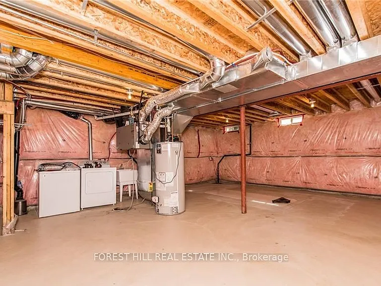 70 Hanson Cres — Photo 19