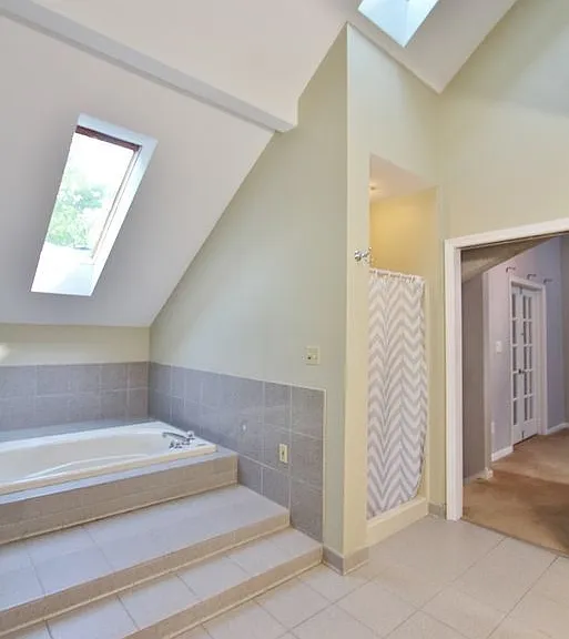 Master Jacuzzi Tub